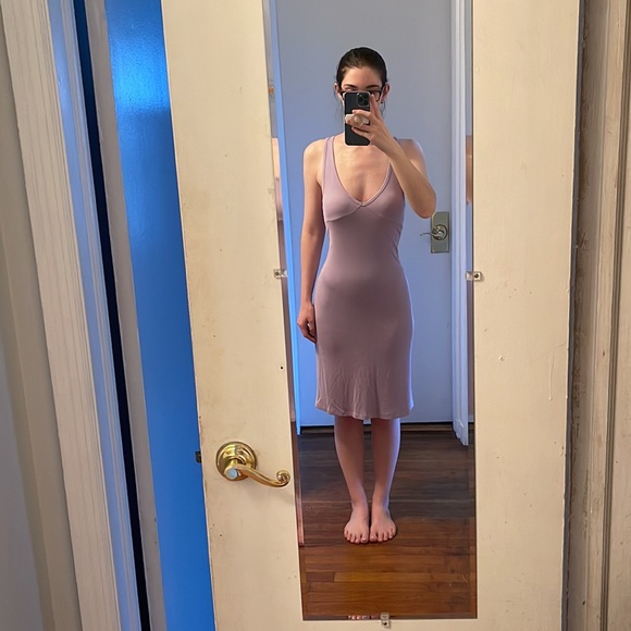 Aritiza Wilfred Free Ribbed Midi dress in lavender - Picture 9 of 9